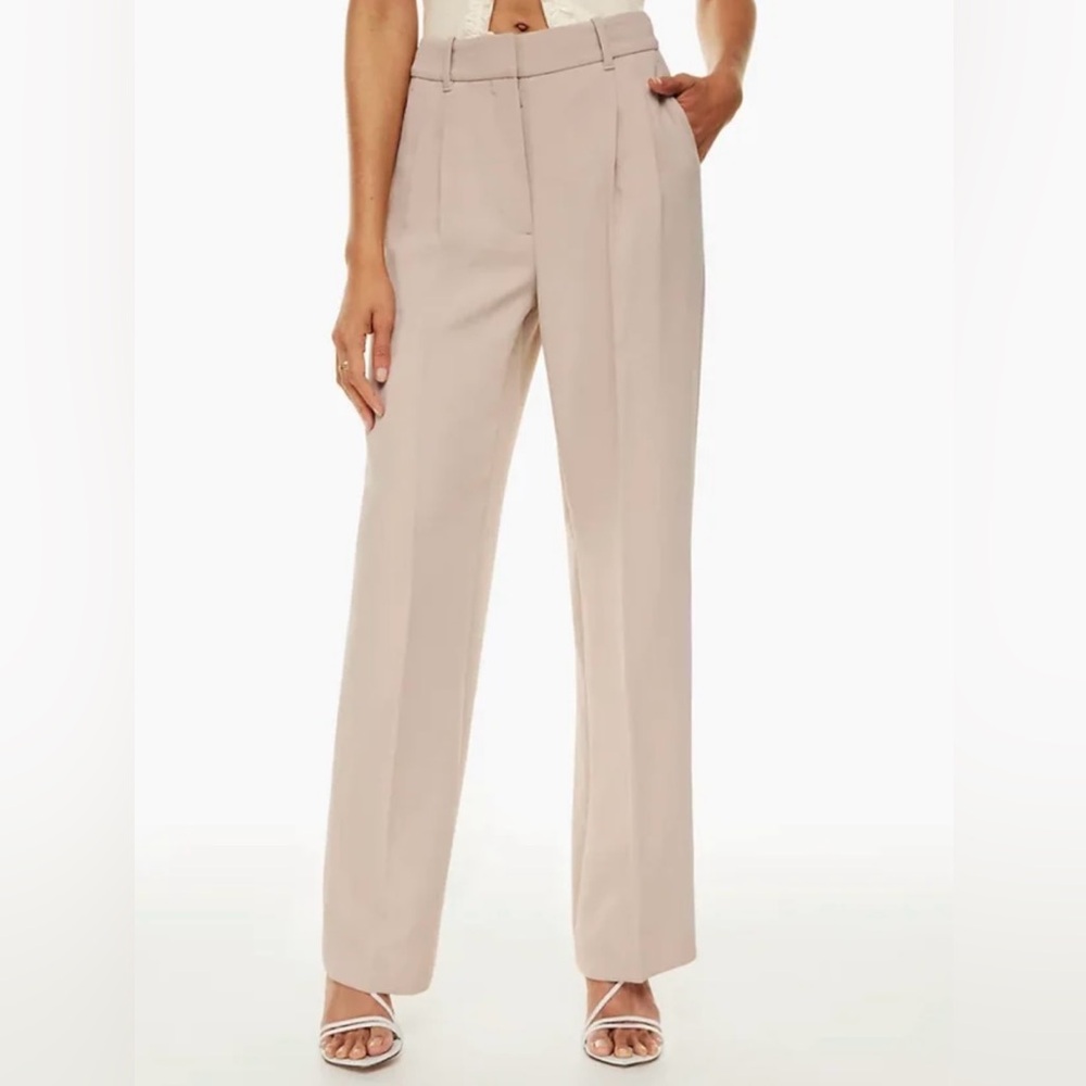 NWT Aritizia Effortless pants